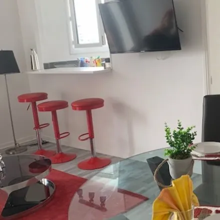 Rent this 3 bed room on Toulouse in Saint-Michel, FR
