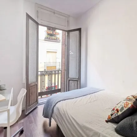 Image 5 - Calle de Valencia, 28, 28012 Madrid, Spain - Apartment for rent