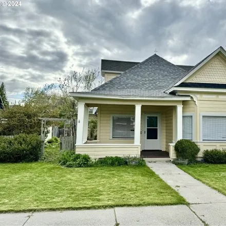 Buy this 3 bed house on 1998 B Street in Baker City, OR 97814