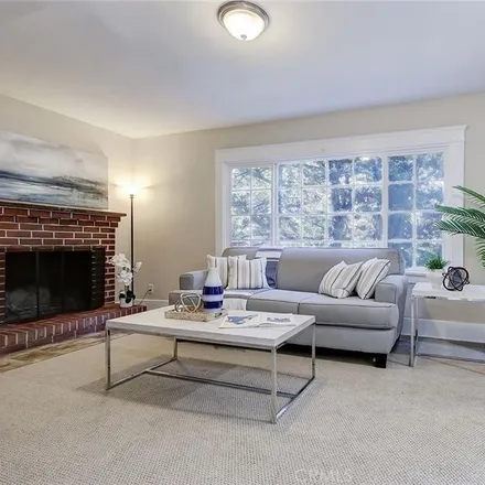 Image 6 - 4216 Sawtelle Boulevard, Culver City, CA 90066, USA - Duplex for sale