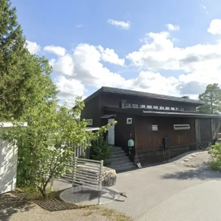 Rent this 6 bed house on Engelsbergsvägen 81 in 144 62 Salems kommun, Sweden