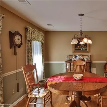 Image 8 - 8215 Pheasant Run, Fogelsville, Upper Macungie Township, PA 18051, USA - House for sale