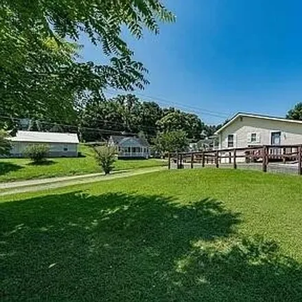 Image 2 - 1702 Indian Ridge Road, Arbor Heights, Johnson City, TN 37604, USA - House for sale