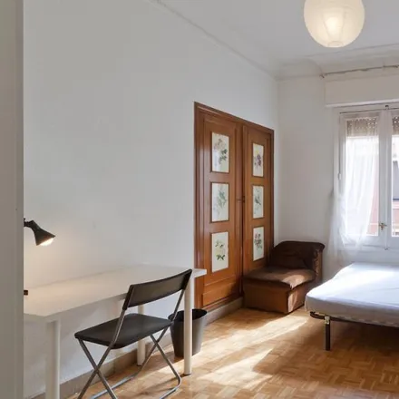 Rent this 5 bed room on Madrid in Origen Taberna Madrid, Calle de Juan Álvarez Mendizábal