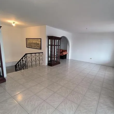 Rent this 4 bed apartment on 2 Callejón 1C in 090603, Guayaquil
