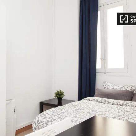 Rent this 8 bed room on Madrid in 1000 Cups, Glorieta de Quevedo
