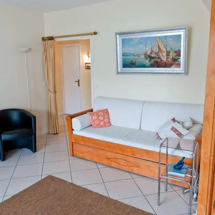 Rent this 1 bed apartment on 39 Avenue de la Porte de Villiers in 92200 Neuilly-sur-Seine, France