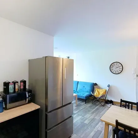 Rent this 5 bed apartment on 9 Rue Lazare Carnot in 45100 La Bolière, France