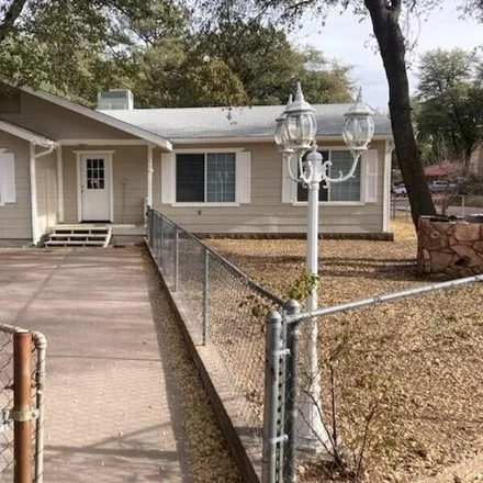 Rent this 3 bed house on 600 W Bridle Path Ln in Payson, Arizona