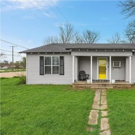 Buy this 3 bed house on 771 North Reagan Street in West, McLennan County