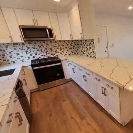 Rent this 2 bed house on 1472 South Barrington Avenue in Los Angeles, CA 90025