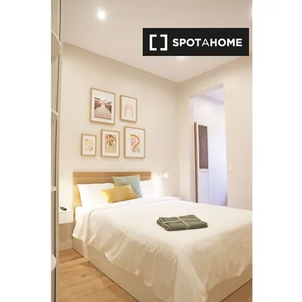 Rent this 2 bed room on Carrer de Besalú in 75, 08026 Barcelona