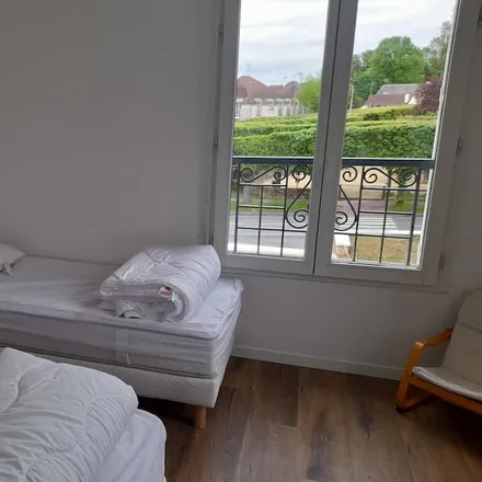 Rent this 2 bed apartment on 77400 Lagny-sur-Marne