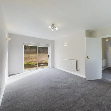 Image 4 - 23 Coates Lane, High Wycombe, HP13 5EY, United Kingdom - House for rent