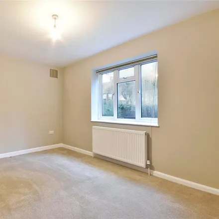 Image 7 - Vines Avenue, London, N3 2QE, United Kingdom - Apartment for rent