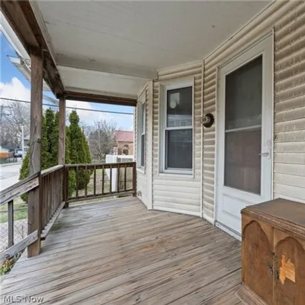 Image 2 - 1680 West 77th Street, Cleveland, OH 44102, USA - House for sale