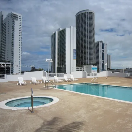Image 2 - 275 Northeast 18th Street, Miami, FL 33132, USA - Condo for rent