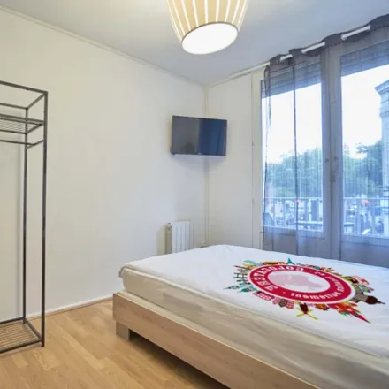 Rent this 4 bed room on 108 Boulevard Montebello in 59037 Lille, France
