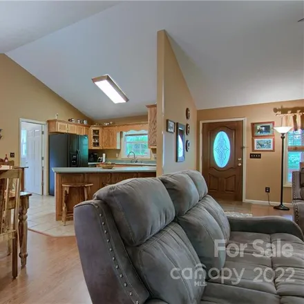 Image 6 - 37 Joshua Ridge Road, Henderson County, NC 28729, USA - House for sale