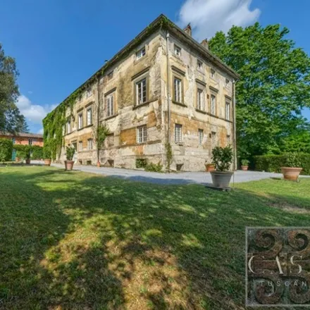 Buy this 12 bed house on Via dei Bicchi in 55014 Lucca LU, Italy