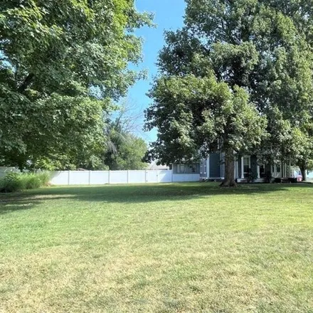 Image 4 - 129 Washington Court, Pittsfield, IL 62363, USA - House for sale