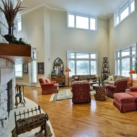 Image 9 - 5817 Cypress Point Drive, Fort Worth, TX 76132, USA - House for sale