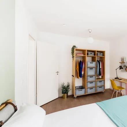 Rent this 4 bed room on Klara-Franke-Straße 14 in 10557 Berlin, Germany