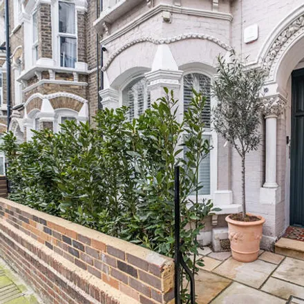 Buy this 3 bed apartment on Collingwood Court Nursing Centre in 63A Nelson's Row, London