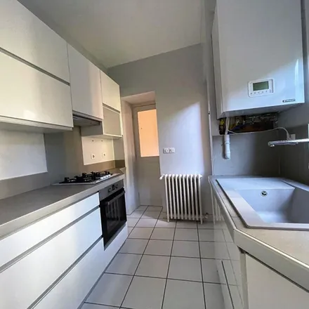 Image 3 - 40 Rue Victor Hugo, 65000 Tarbes, France - Apartment for rent
