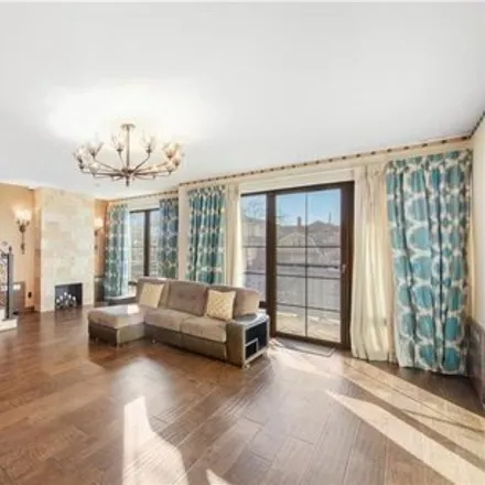 Image 9 - 181 Hastings Street, New York, NY 11235, USA - House for sale
