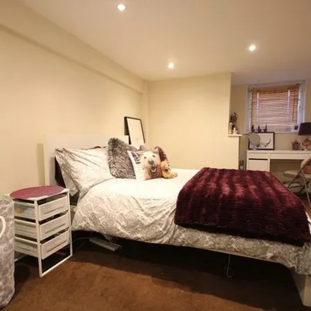 Image 5 - Beechwood View, Leeds, LS4 2LP, United Kingdom - Townhouse for rent