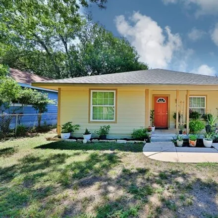 Buy this 4 bed house on 1840 Michigan Street in Highland Park, New Braunfels