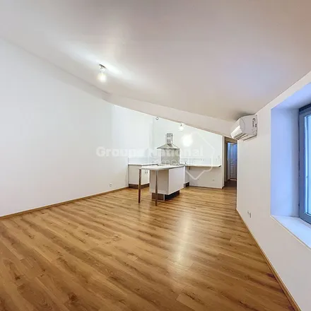 Image 1 - 5 Avenue Charles de Gaulle, 84100 Orange, France - Apartment for rent
