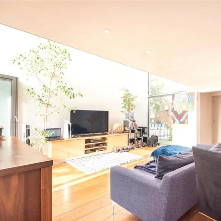 Image 2 - 35 Stanford Road, London, N11 3HY, United Kingdom - Duplex for rent