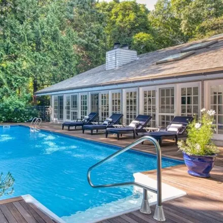 Rent this 5 bed house on 1 Wagon Lane in East Hampton, East Hampton North
