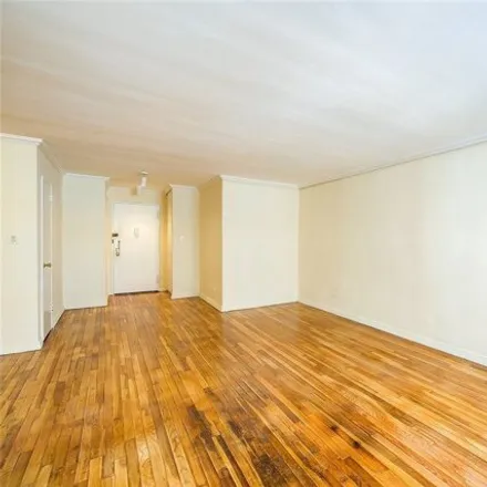Image 3 - Forest Hills Audiology, 110-11 72nd Avenue, New York, NY 11375, USA - Apartment for sale