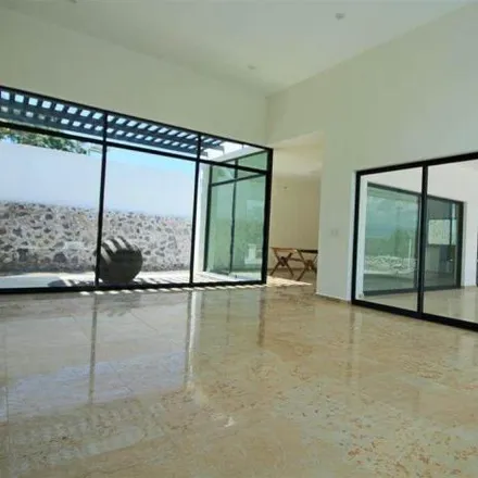 Buy this 4 bed house on Camino del Pozo in Geovillas Colorines, 62790 Tezoyuca
