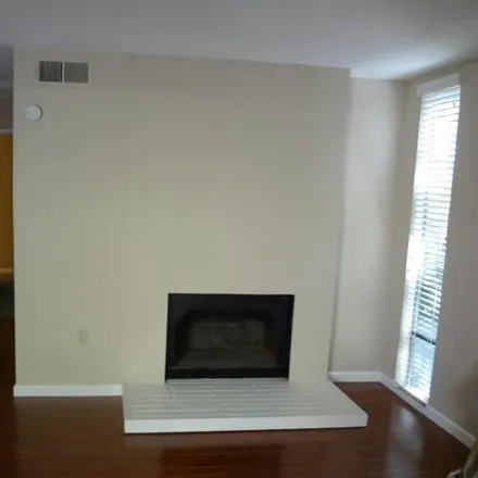 Buy this 1 bed condo on 881 Woodside Lane East in Sacramento County, CA 95825