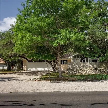 Image 2 - 305 Reimer Avenue, San Marcos, TX 78666, USA - House for sale