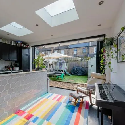 Image 3 - Yewfield Road, London, NW10 9TD, United Kingdom - Townhouse for sale