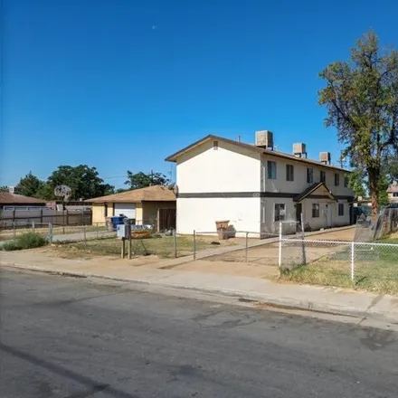 Buy this studio house on 770 South Williams Street in Bakersfield, CA 93307