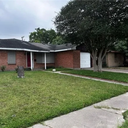 Image 2 - 4632 Totton Drive, Corpus Christi, TX 78411, USA - House for sale