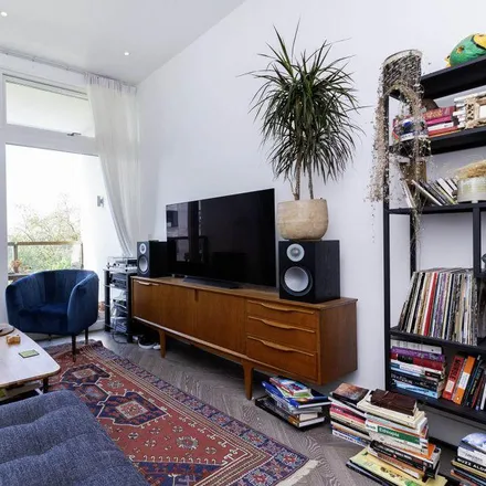 Rent this 2 bed apartment on Market Road in London, N7 9PL