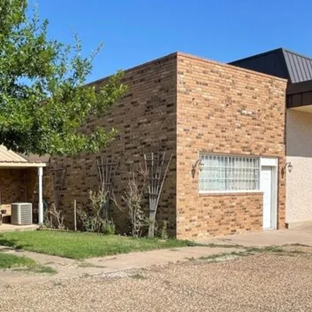 Buy this 3 bed house on 844 Houston Street in Plainview, TX 79072
