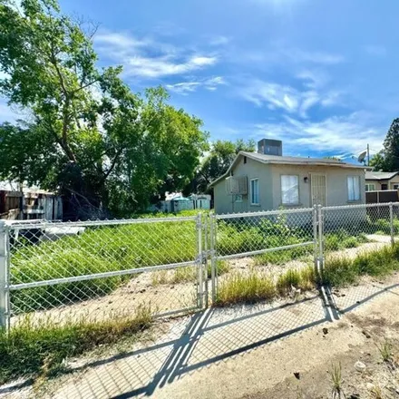 Buy this 1 bed house on 447 Water Street in Kern County, CA 93305