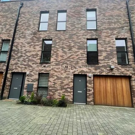 Image 3 - 7 Lockgate Mews, Manchester, M4 6GE, United Kingdom - Townhouse for rent