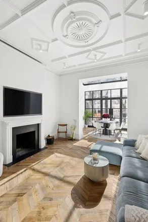 Image 5 - 172 East 71st Street, New York, NY 10021, USA - Townhouse for sale