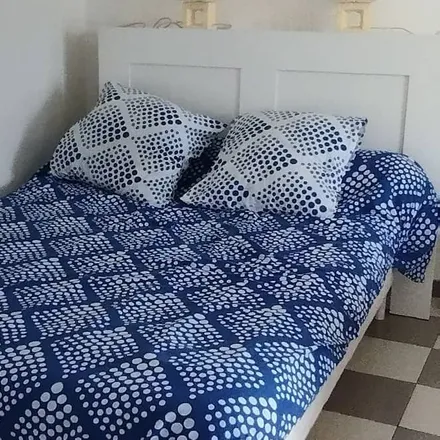 Rent this studio apartment on Montreuil in Seine-Saint-Denis, France