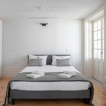 Rent this 2 bed apartment on 4000-033 Distrito de Leiria