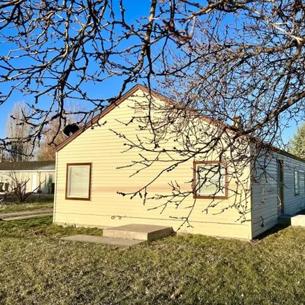 Buy this 2 bed house on 818 14th Street in Heyburn, Minidoka County